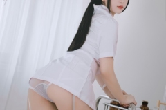 gai-xinh-cosplay-y-ta-sex-129