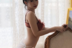 shana-quynh-giang-sexy-71