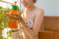 hot-tiktoker-viet-phuong-thoa-bikini-3