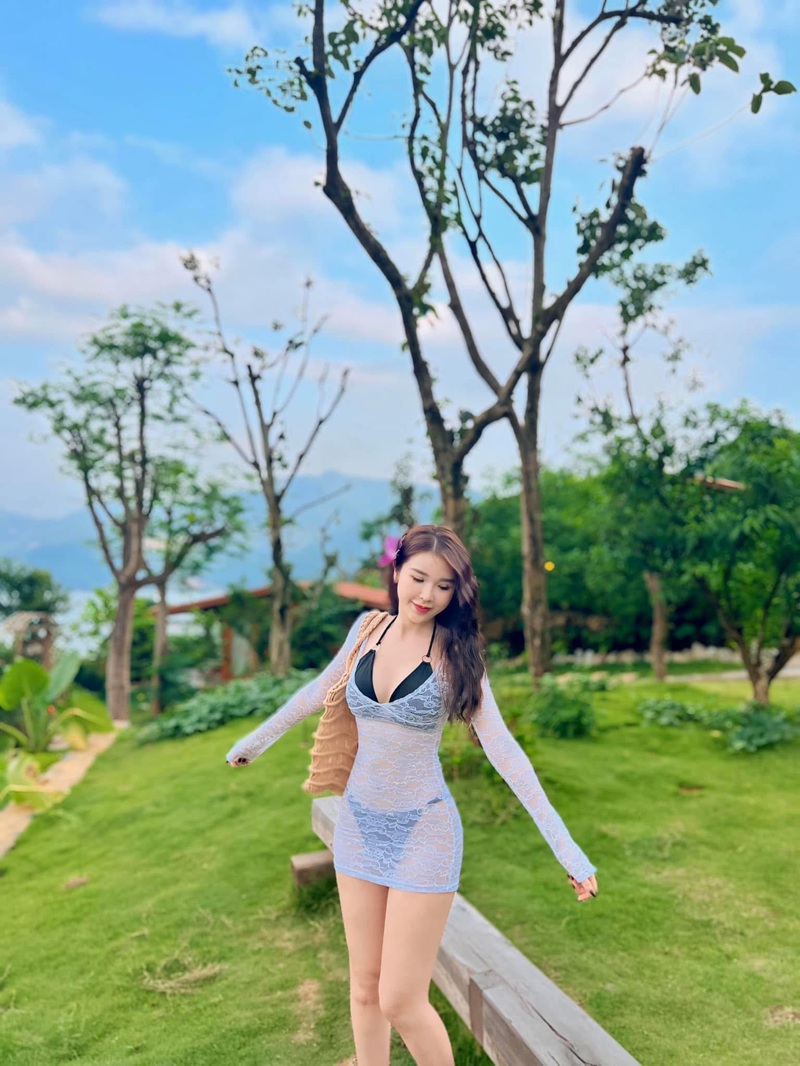 Bikini Đan Phượng Shop đen sang trọng tôn dáng sexy