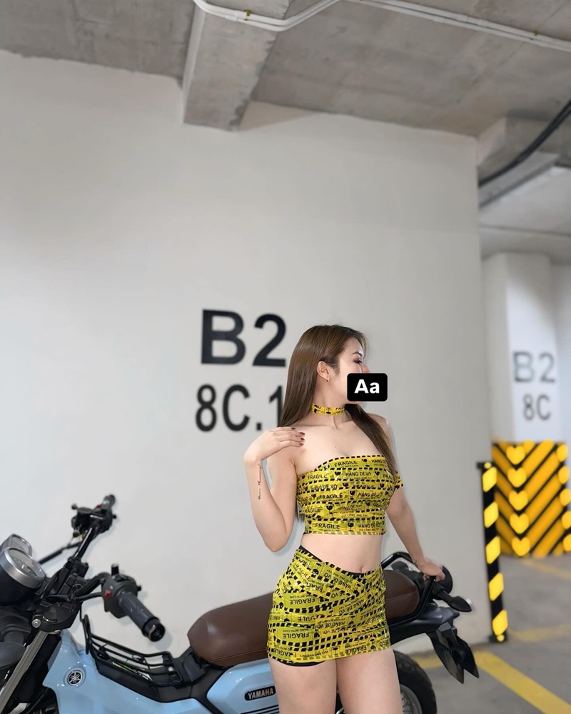 Bikini Đan Phượng Shop họa tiết hoa khoe body thon gọn