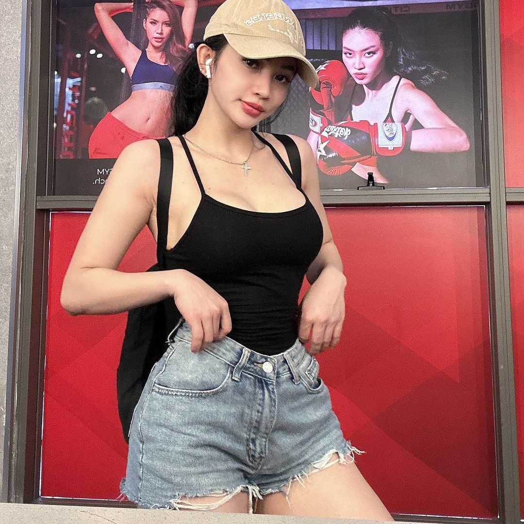 hotgirl phòng gym hà hoàng 38