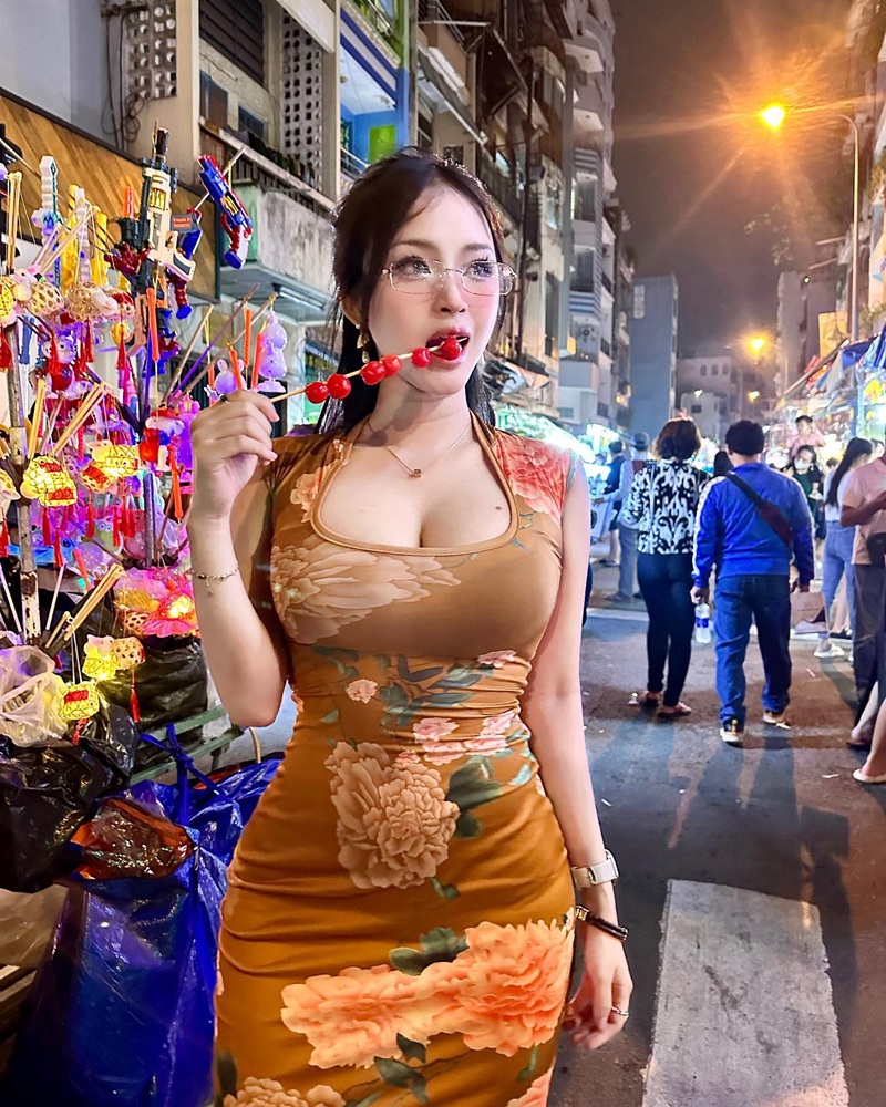 Lồn ướt át Baotran16tui thèm cặc