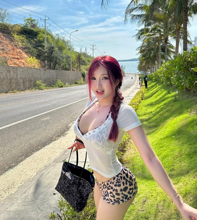 Ảnh Baotran16tui pose nude gợi tình