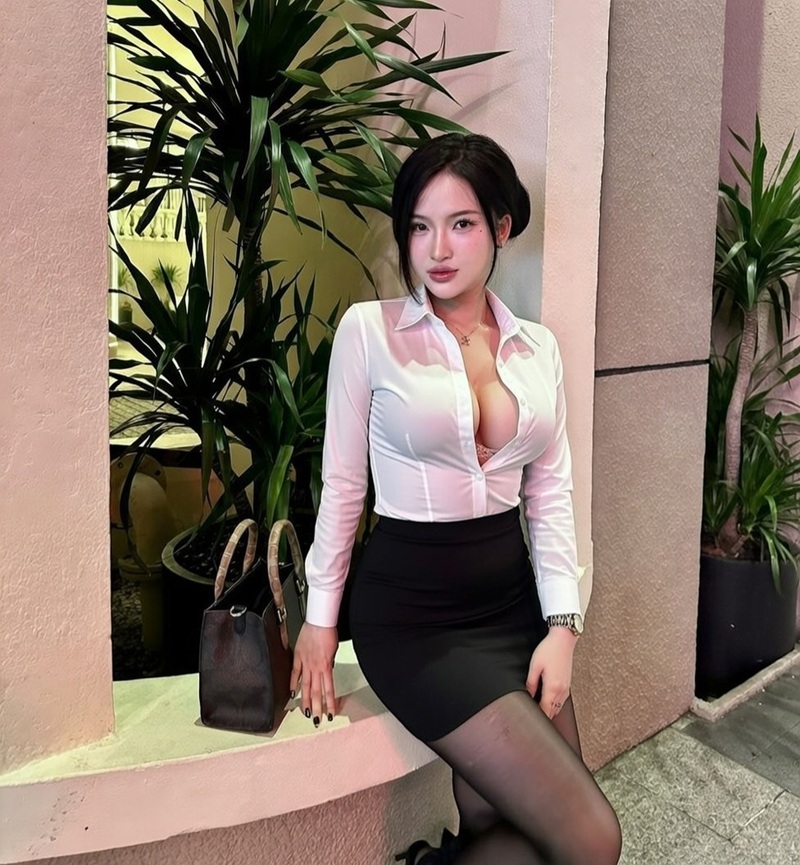 Baotran16tui vú bự bị nhai