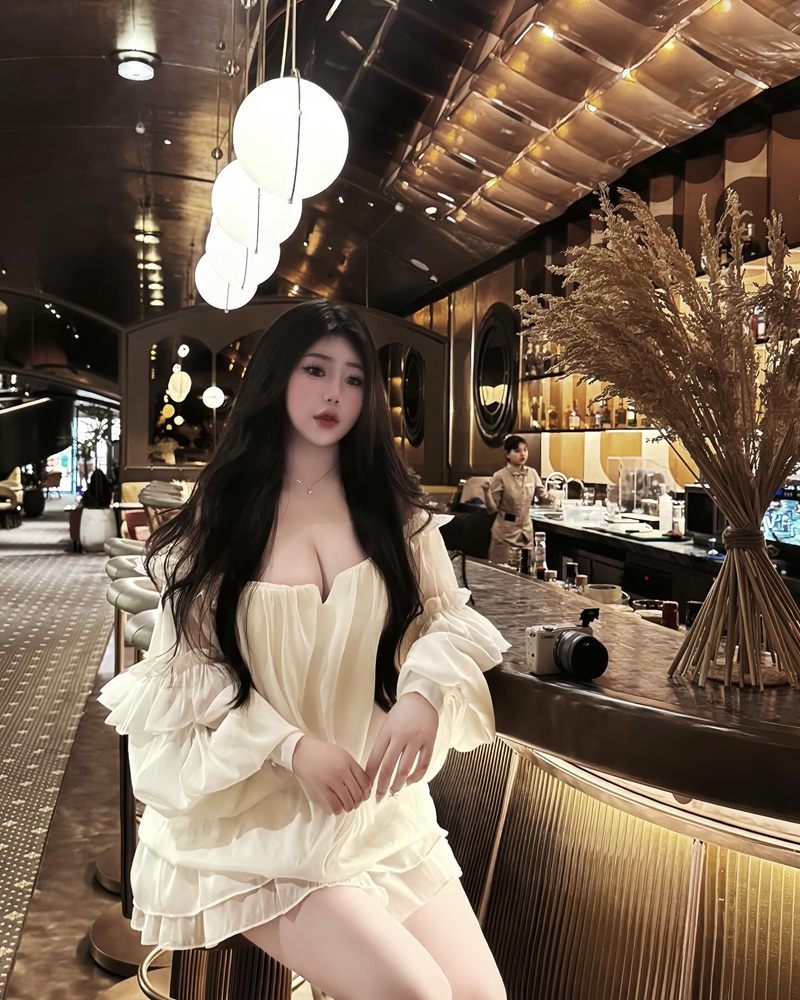 Sexy và cuốn hút, ảnh Nguyễn Thị Thư làm tim đập nhanh