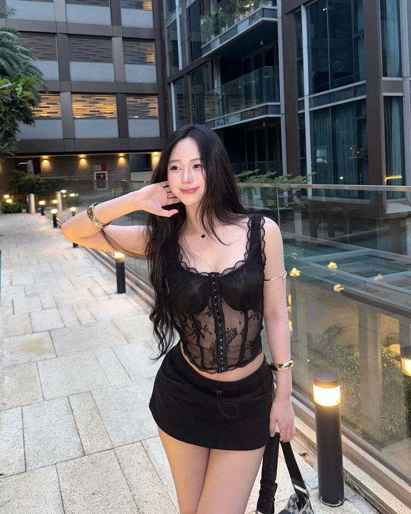 Ảnh Hotgirl Uyên Nii bú cặc sâu họng