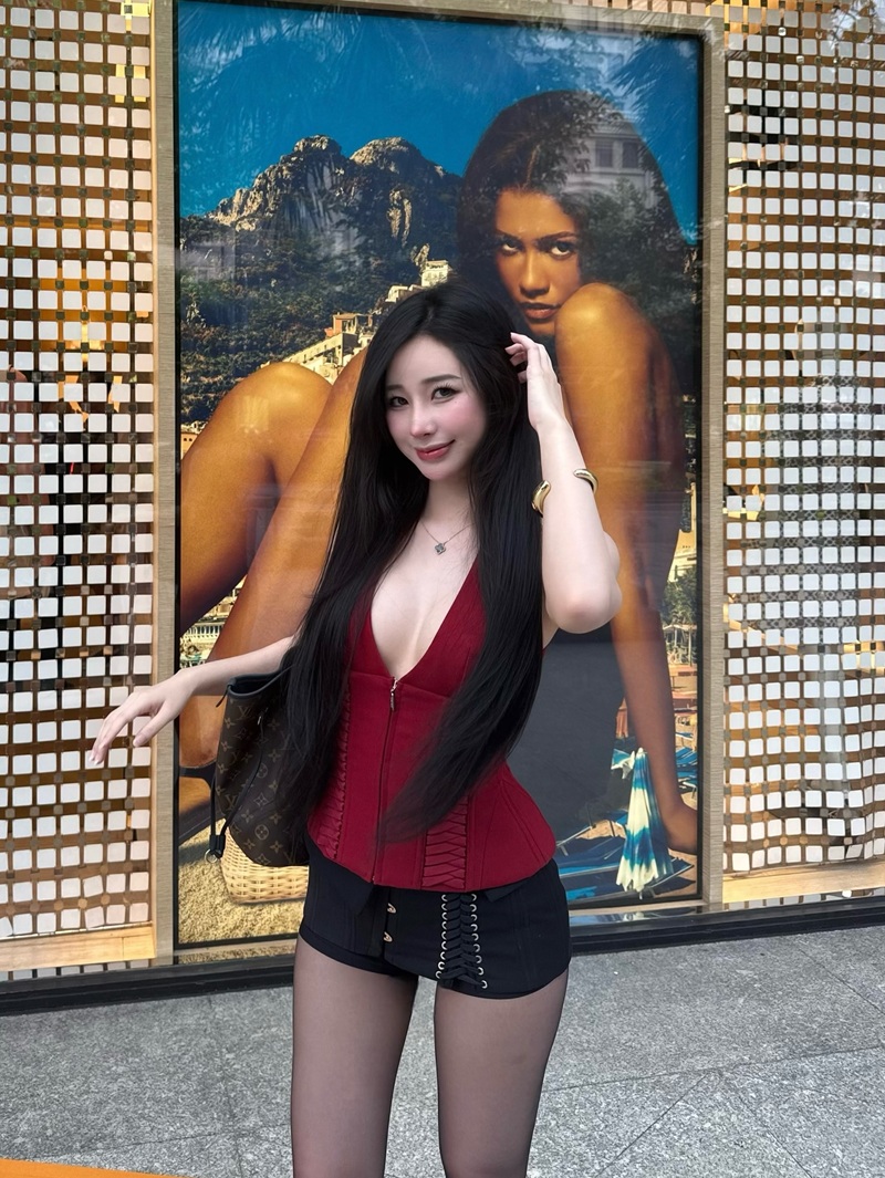 Ảnh Hotgirl Uyên Nii doggy style dâm đãng