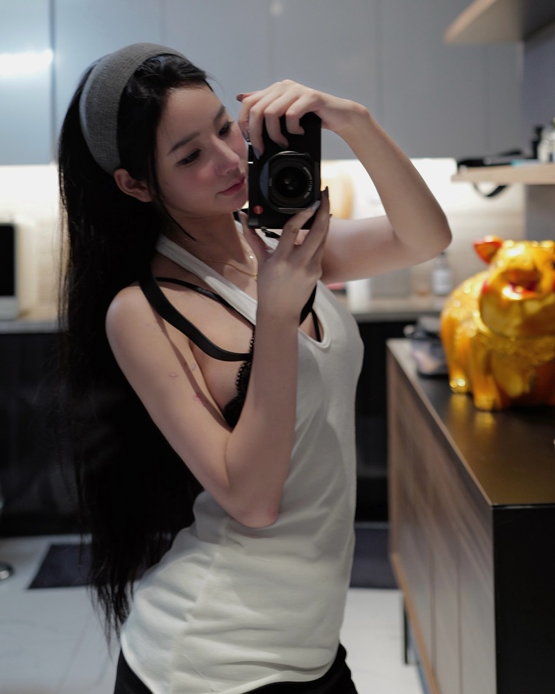 Ảnh Hotgirl Uyên Nii vú bự rung dâm