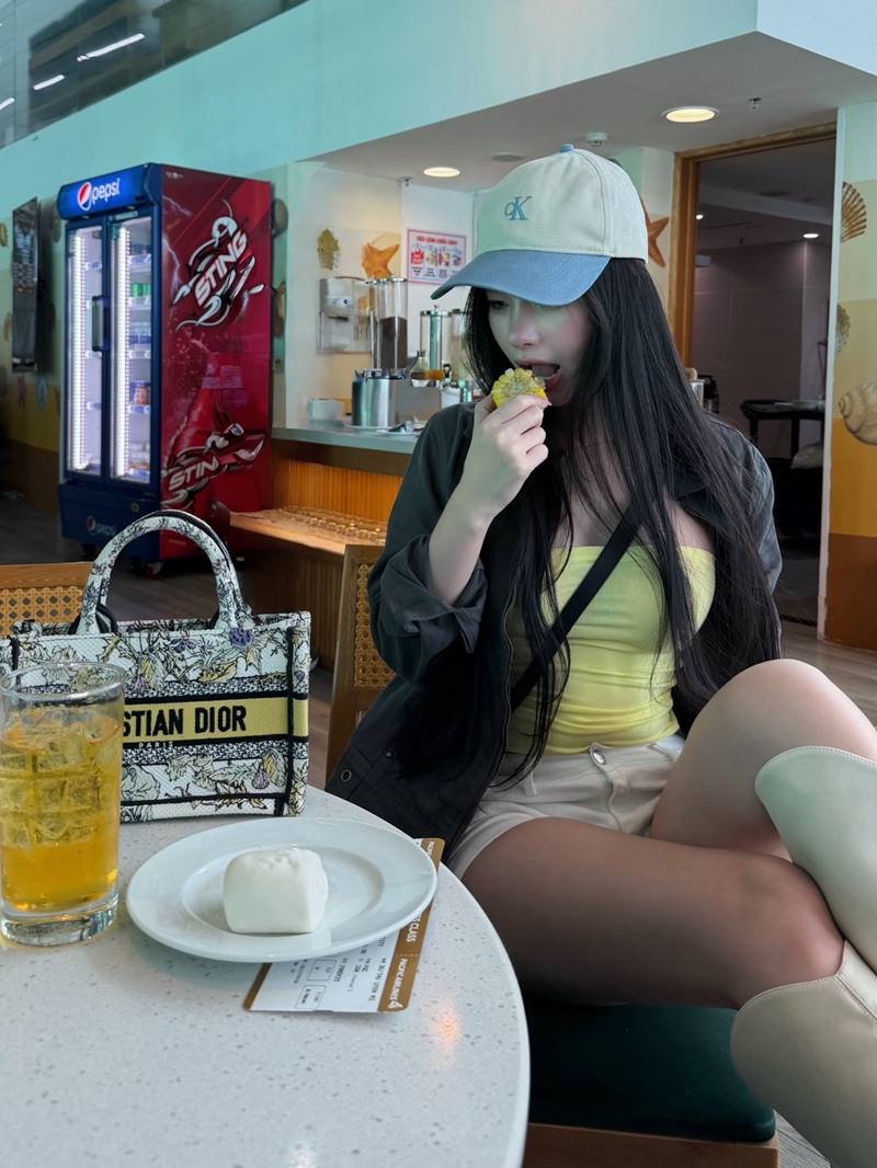 Ảnh Hotgirl Uyên Nii vú to bú cặc