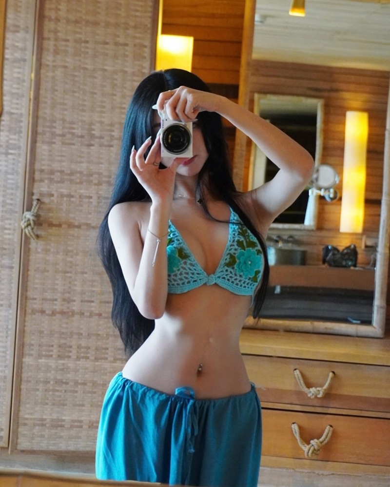 Ảnh Hotgirl Uyên Nii quần lót ướt nước dâm
