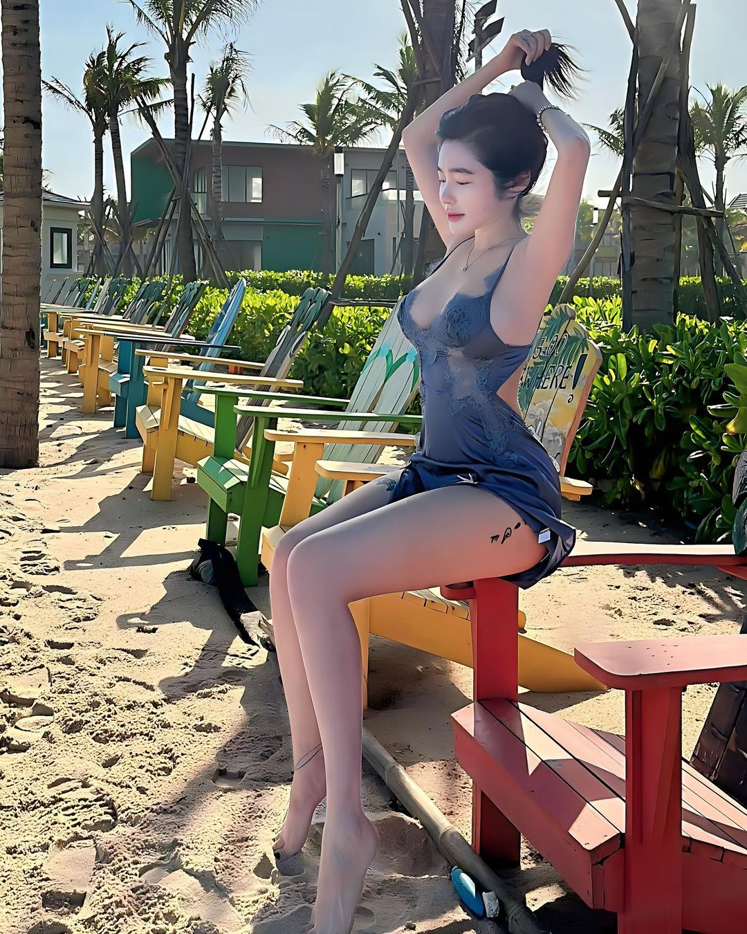 Elly Trần sexy 2