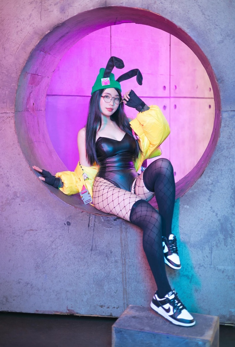 cô gái hóa thân bunny girl phong cách sexy nổi bật