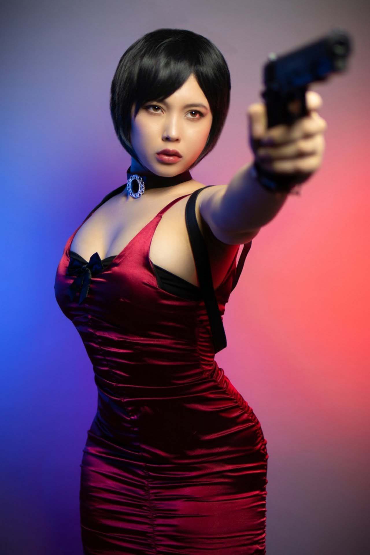 Gái xinh cosplay Ada Wong trong Resident Evil 2