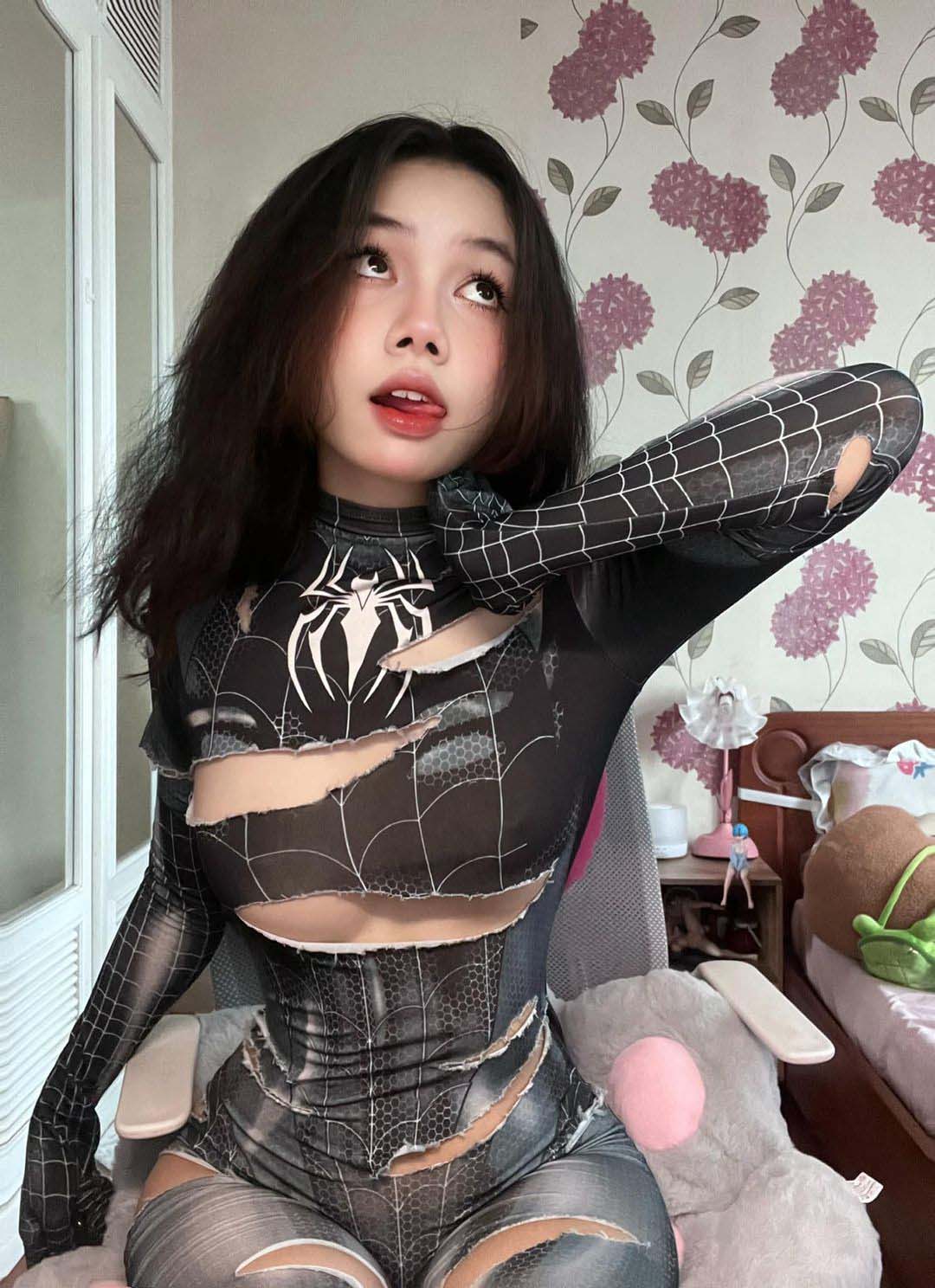 Ảnh Gái xinh cosplay Người Nhện sexy 2