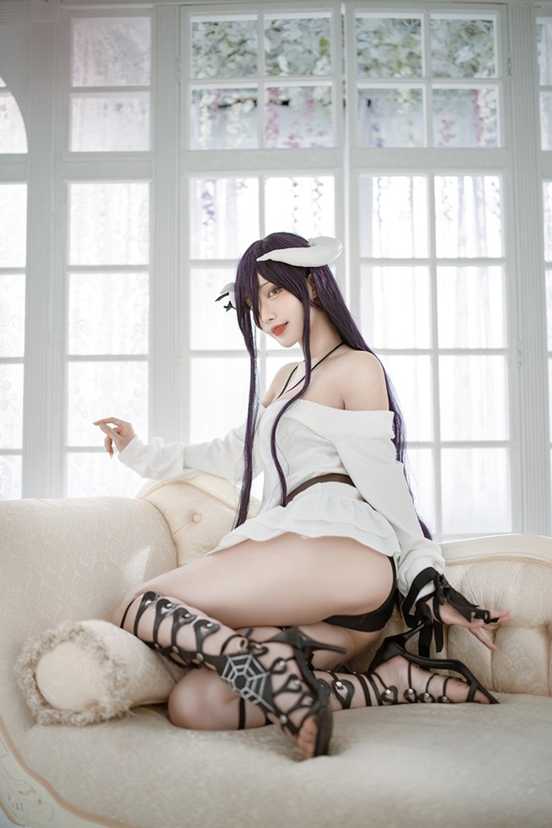 Ảnh Cosplay Albedo mông nâng cao mời gọi