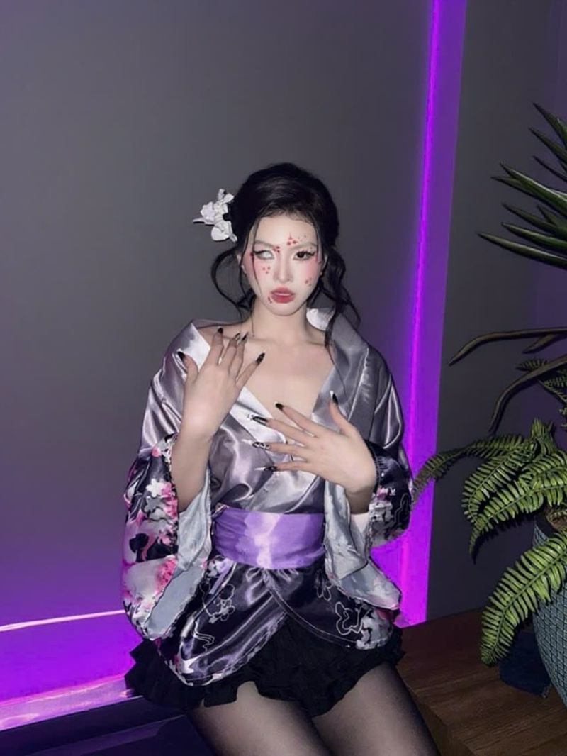 ảnh Dancer Tammy phong cách quyến rũ với outfit ánh kim nổi bật