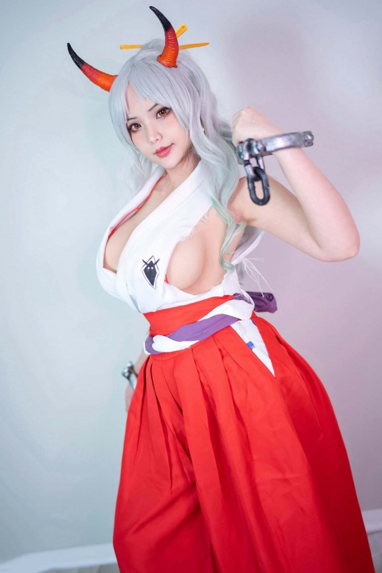 Hana Bunny cosplay Yamato One Piece bổ mắt