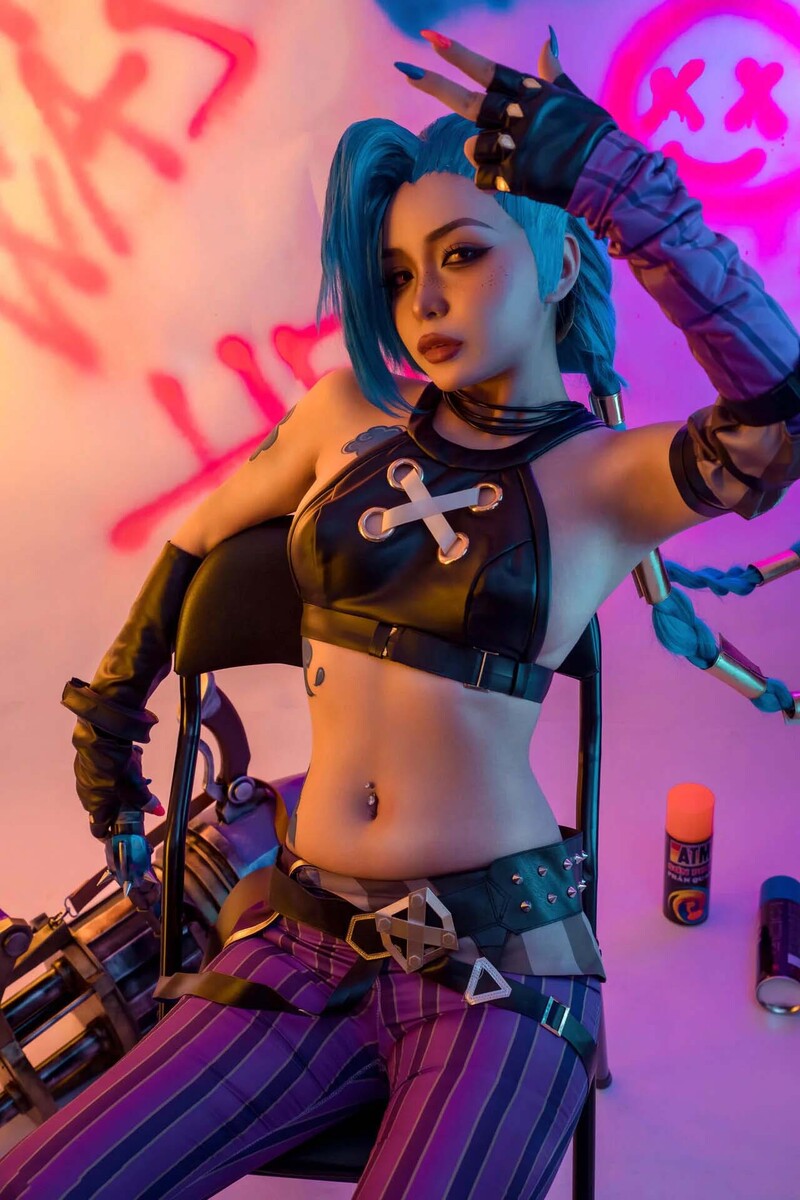 vr cosplay jinx