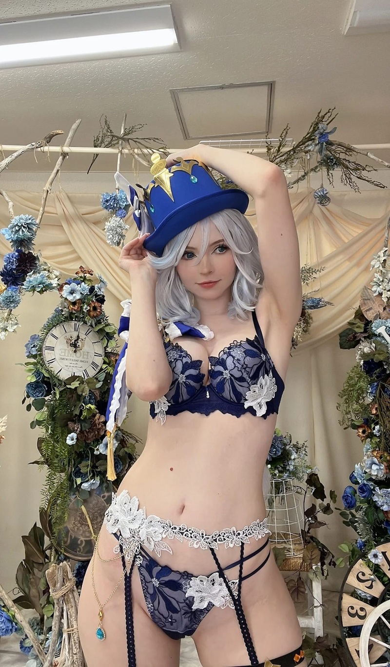ảnh Cosplay Furina phong cách quý tộc anime sang trọng