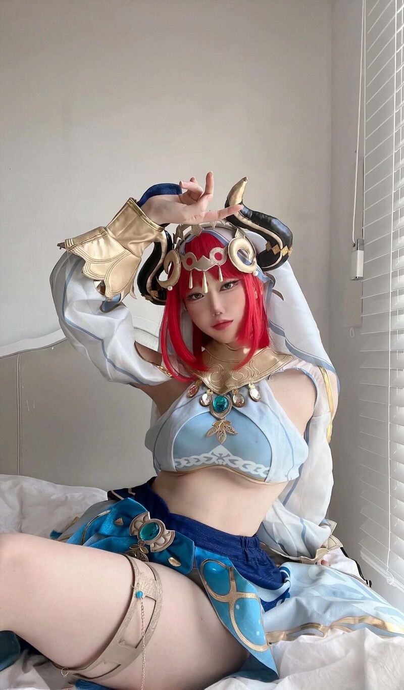 gái xinh cosplay nhân vật anime khoe lồn