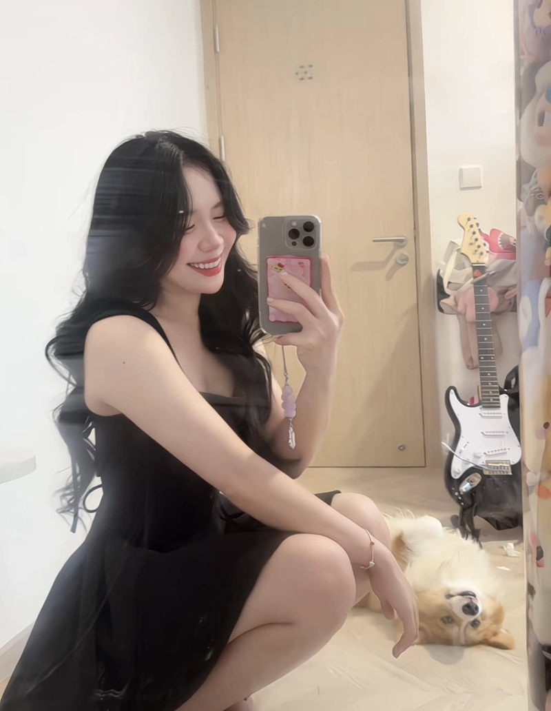 hot girl Sammy cùng outfit hồng cực xinh xắn