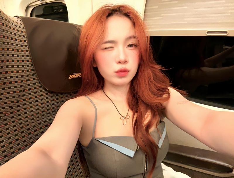 hình ảnh Sammy Đào tạo dáng cực nghệ thuật trong studio