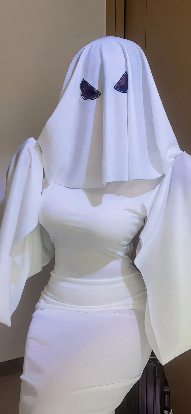 cosplay ma nữ áo trắng hentai