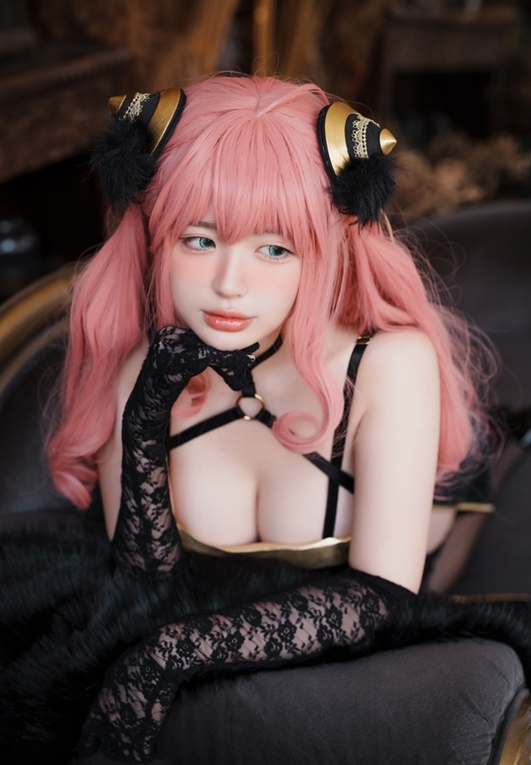 Hình ảnh Anya Cosplay đẹp mắt và đầy sáng tạo
