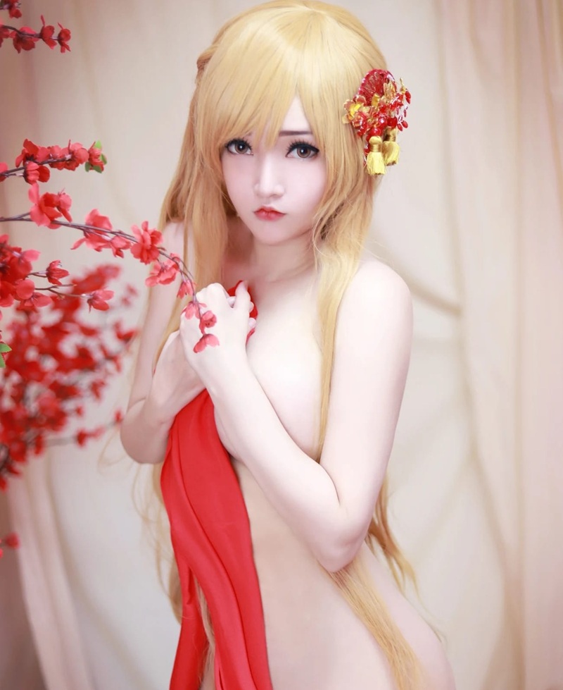 Ảnh Asuna Yuuki Cosplay R34 doggystyle, mông cong hướng ra