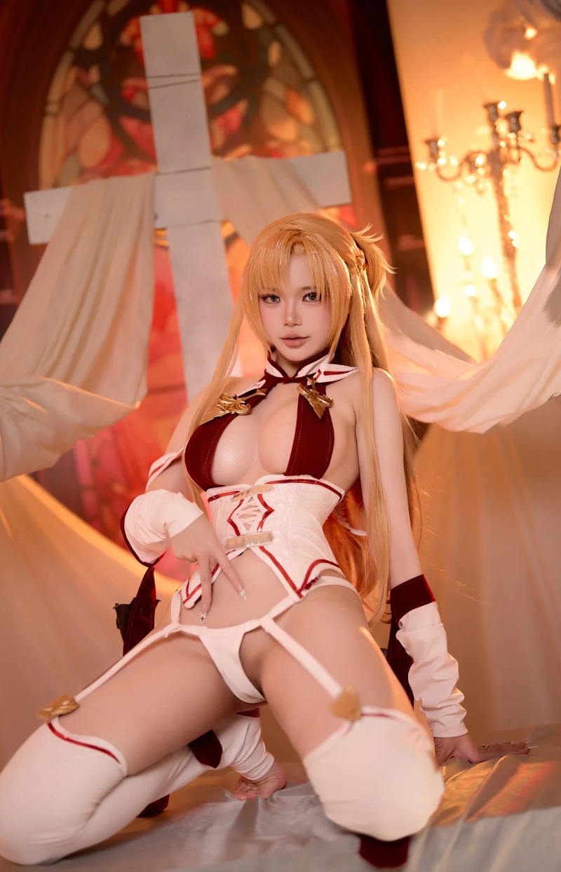 Asuna Yuuki R34 đứng nghiêng khoe đường cong S hoàn hảo