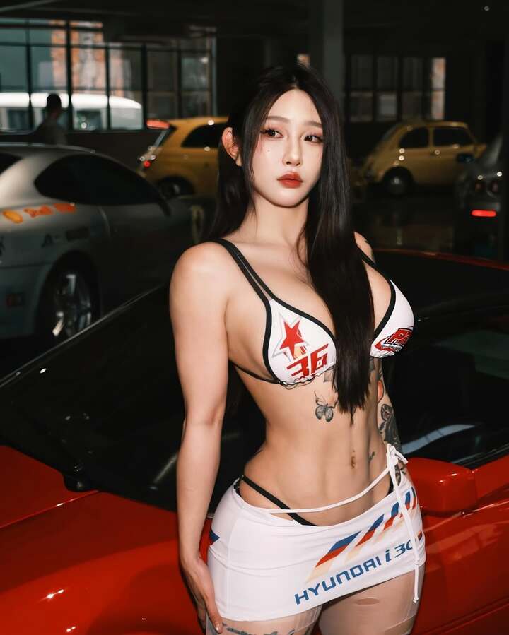 ảnh gái xinh bên xe hơi