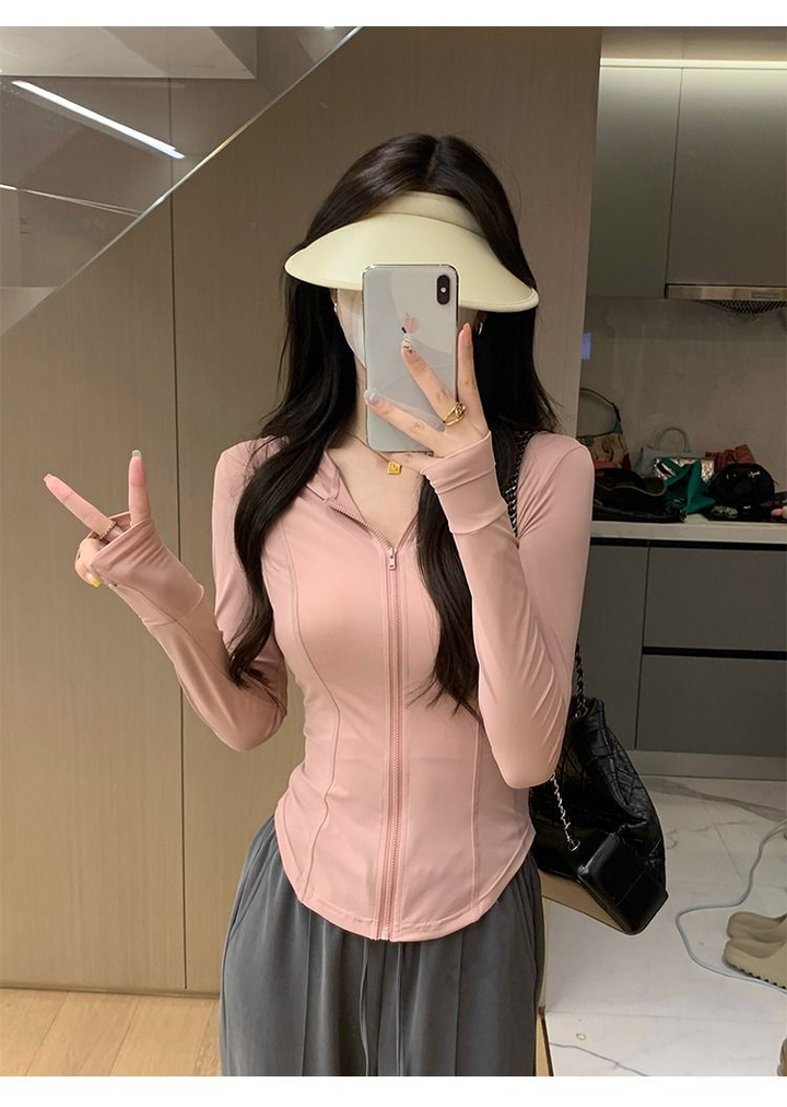 gái mặc pinky che mặt