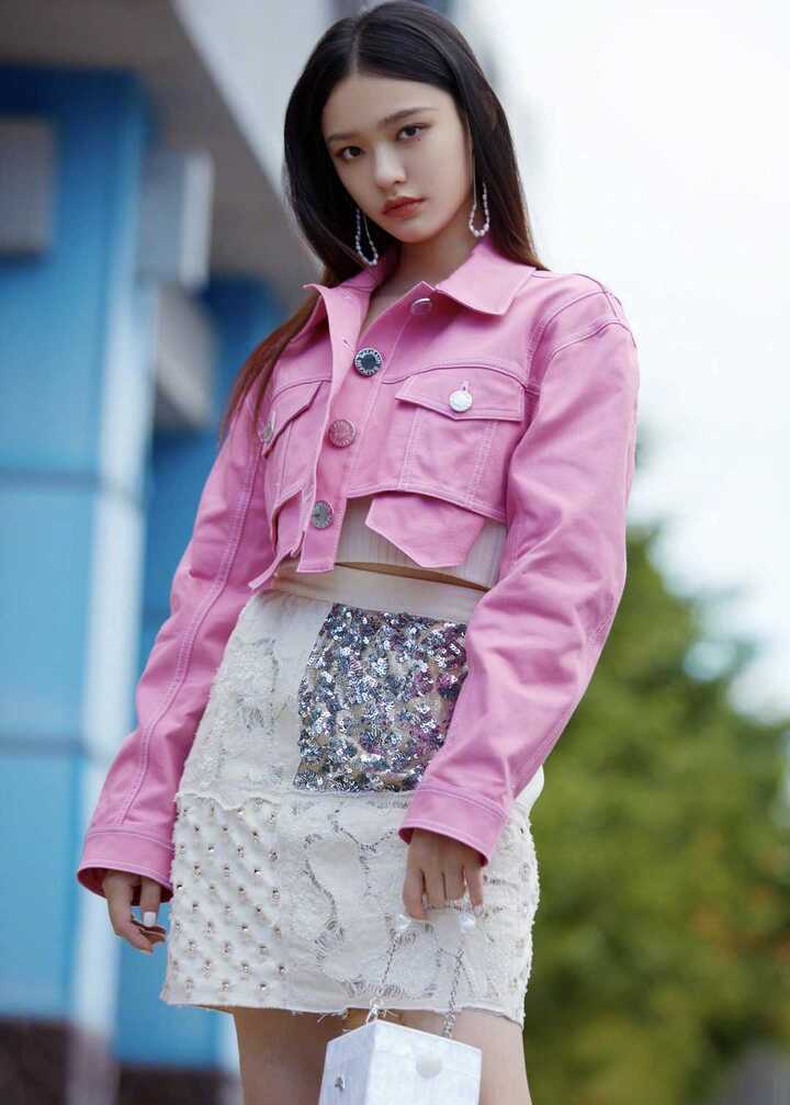 gái xinh mặc pinky mỏng