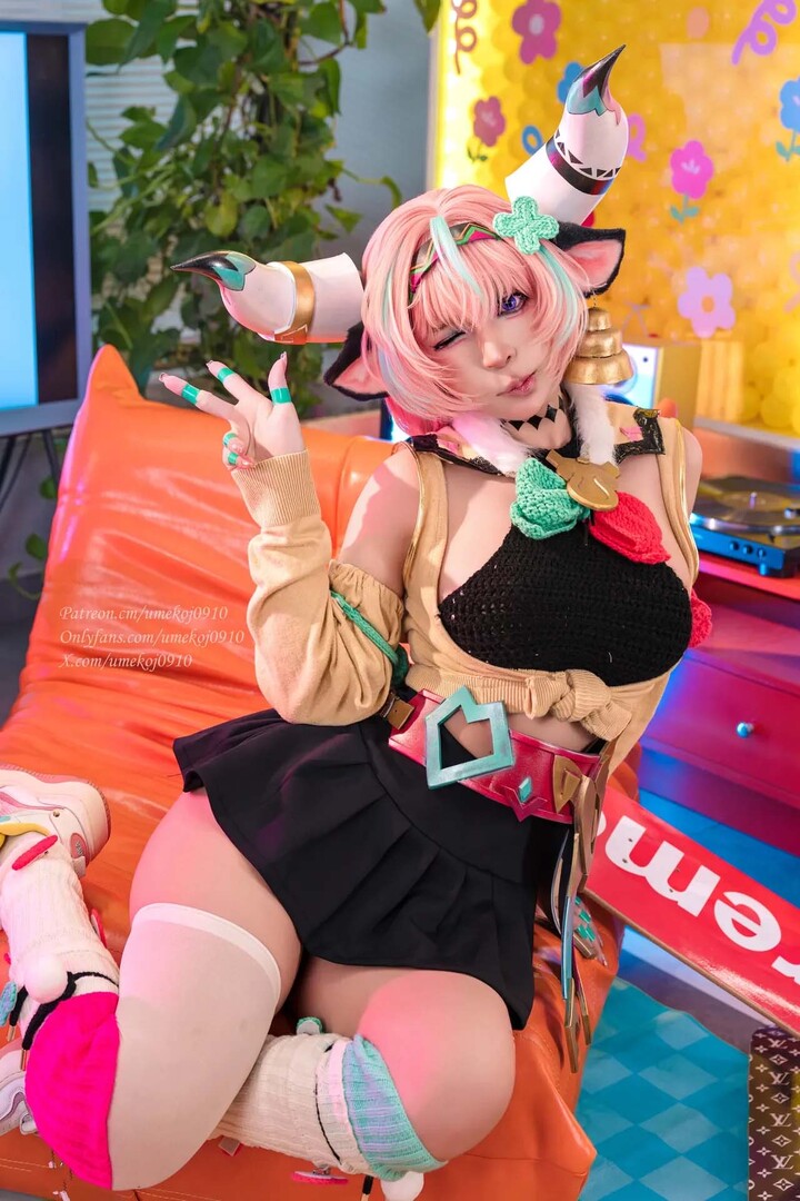 Umeko J cosplay varesa