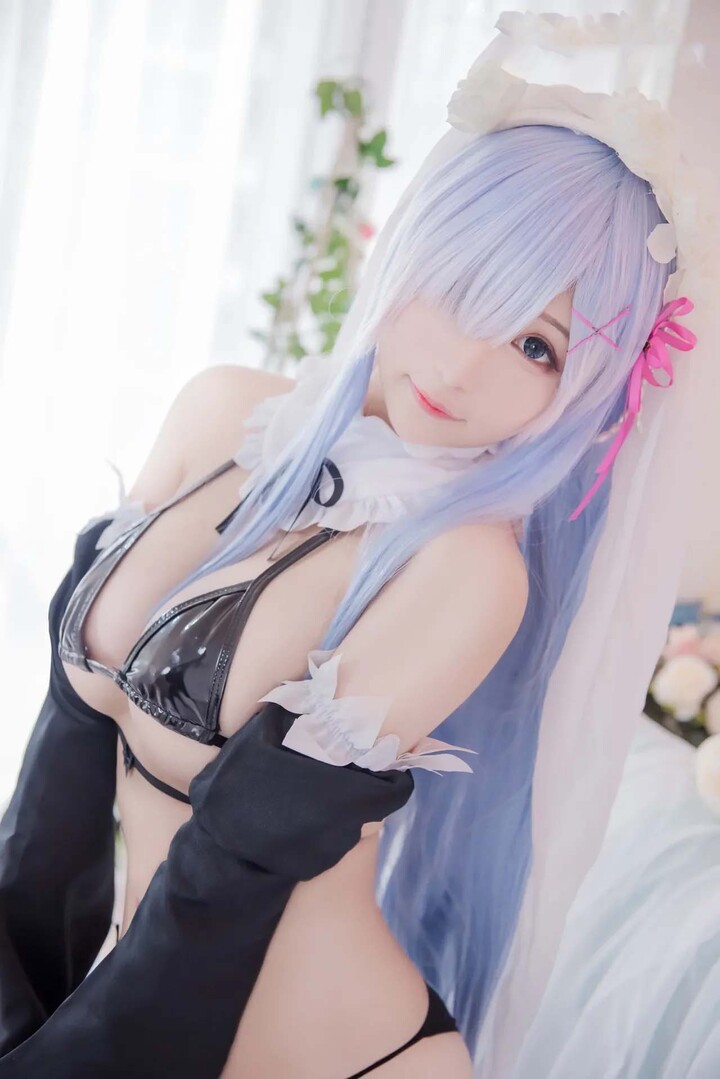 ảnh cosplay rem anime cute