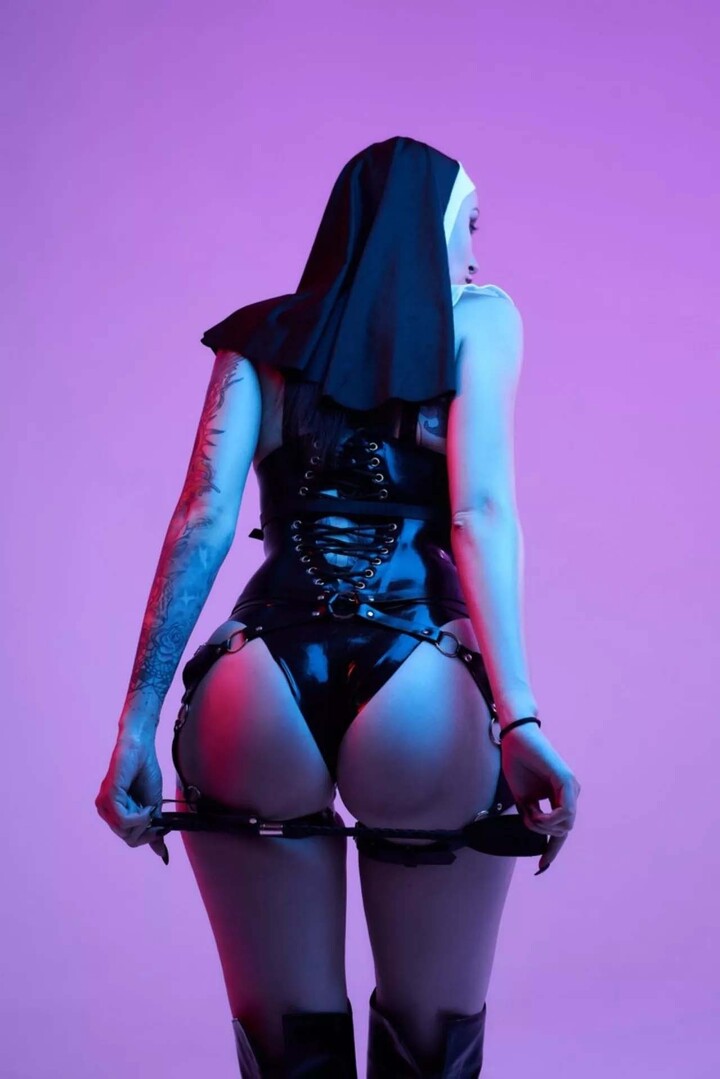 gái xxx cosplay nun