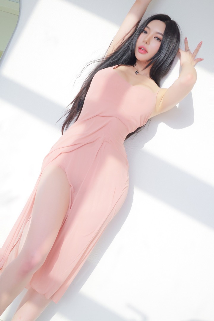 model dongeuran (동그란) leak (39)