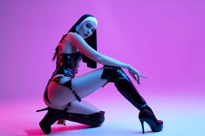 nun cosplay