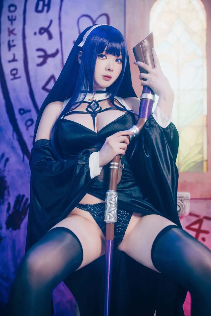 cosplay fern hentai