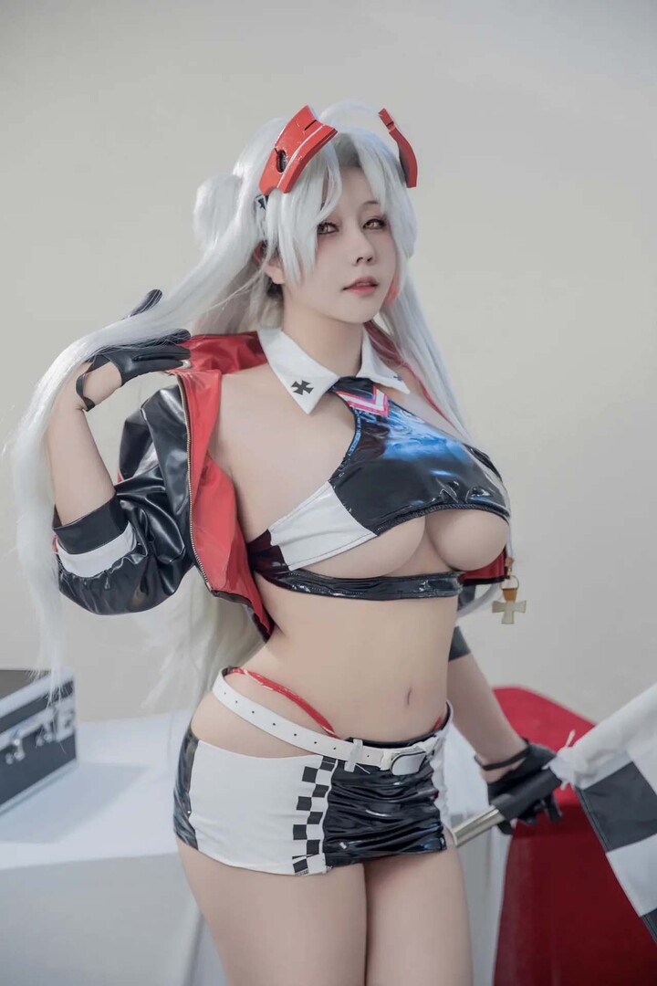 Cosplay-Prinz-Eugen-Rule34 (19)