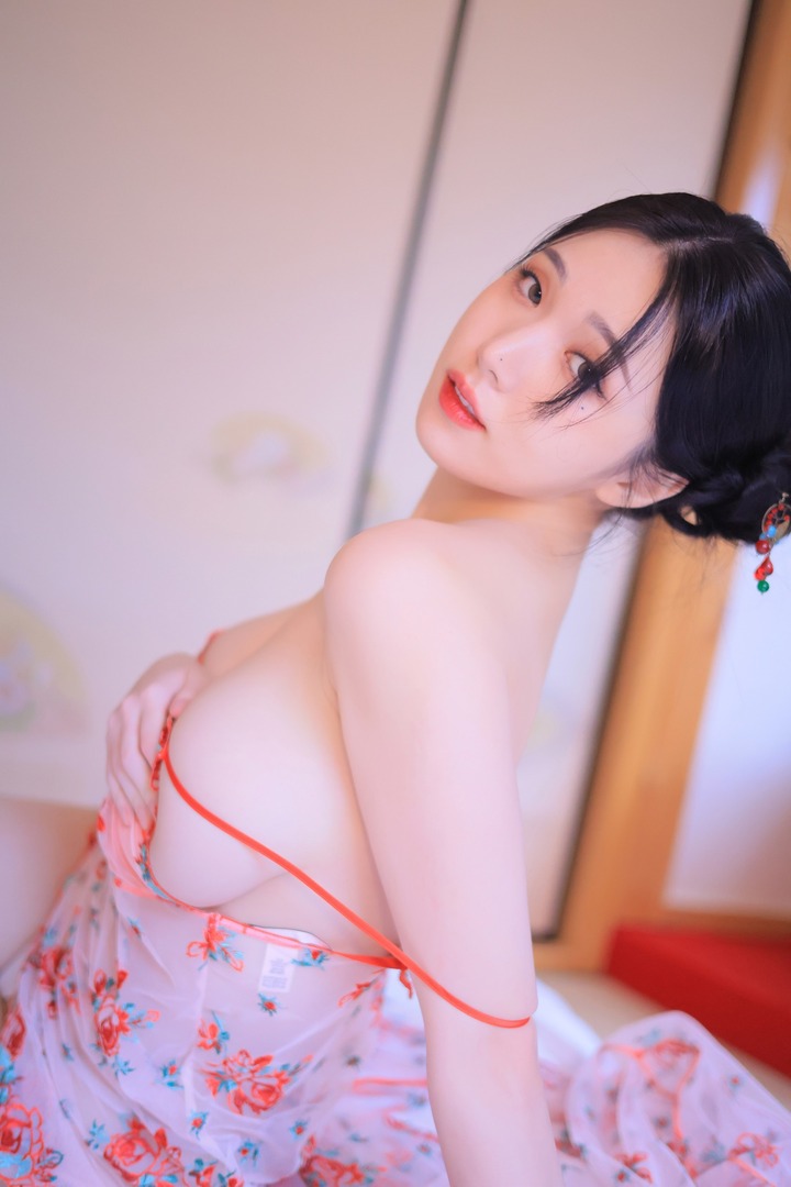 yeon woo show hàng
