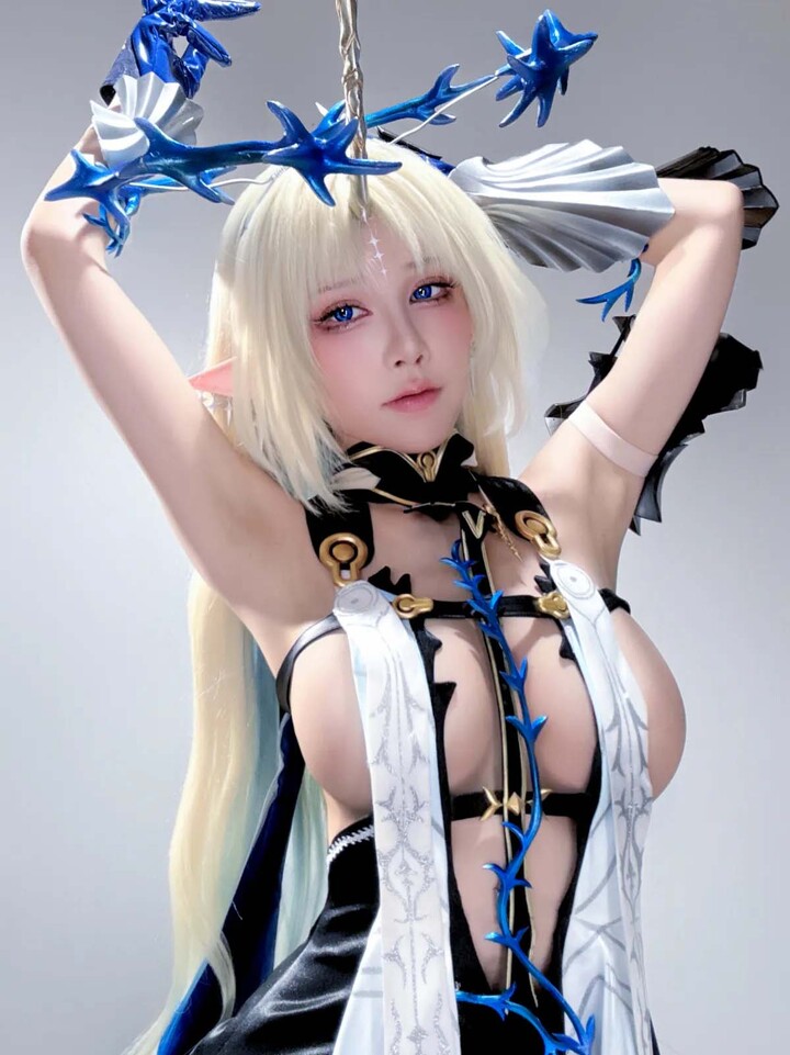 Aqua-cosplay-Fleurdelys-Selfies-Wuthering-Waves (1)