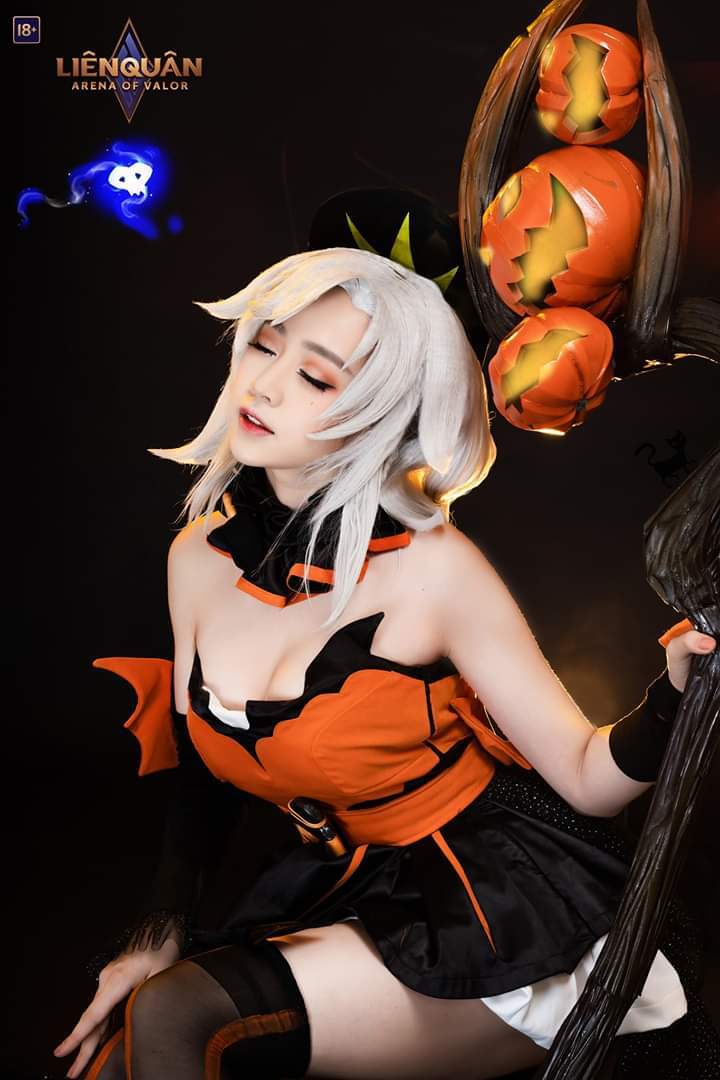 Cosplay Điêu Thuyền Phù thủy bí ngô (4)