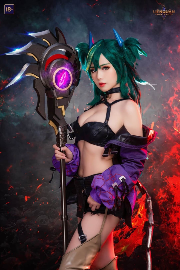 Cosplay Điêu Thuyền Tà linh pháp trượng (2)