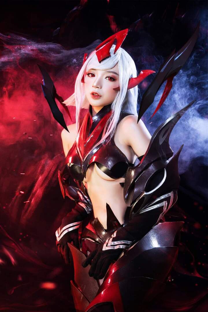 Cosplay Violet Huyết ma thần (2)