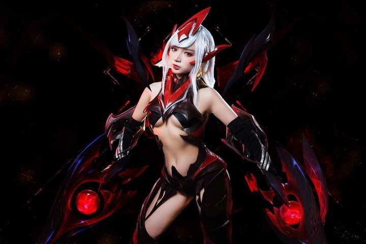 Cosplay Violet Huyết ma thần (3)