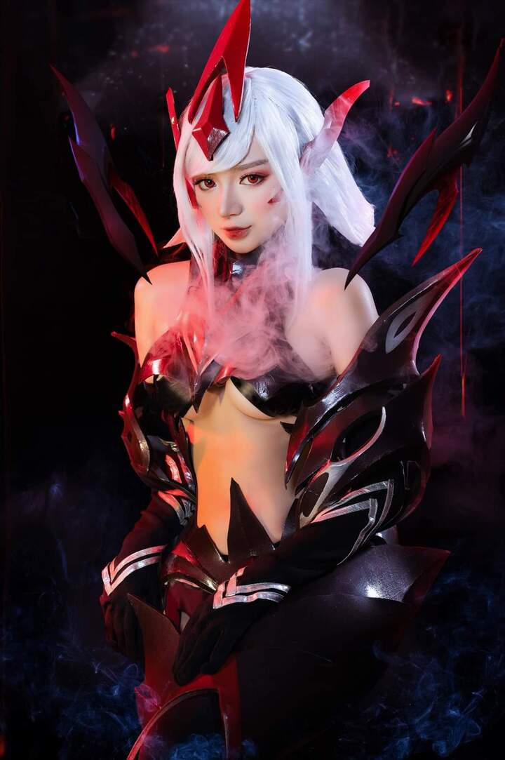 Cosplay Violet Huyết ma thần (4)