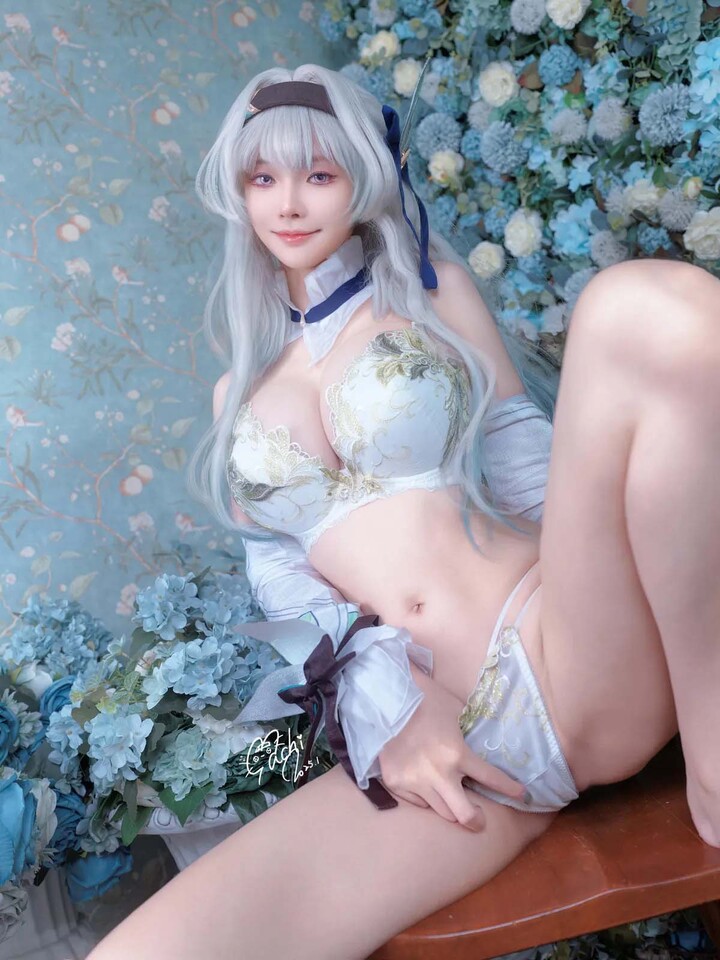 Cosplayer-Machi-cosplay-Firefly-HonkaiStar-Rail-R34 (7)