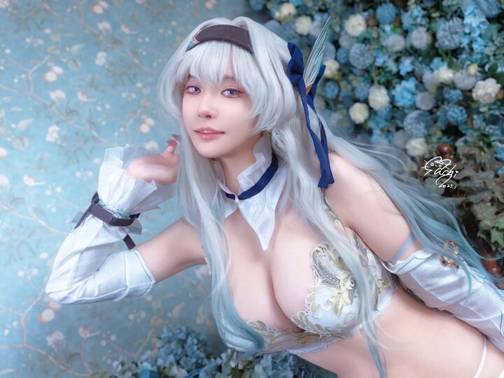Cosplayer-Machi-cosplay-Firefly-HonkaiStar-Rail-R34 (8)